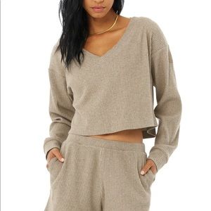 NWT Tan Muse Alo Pullover